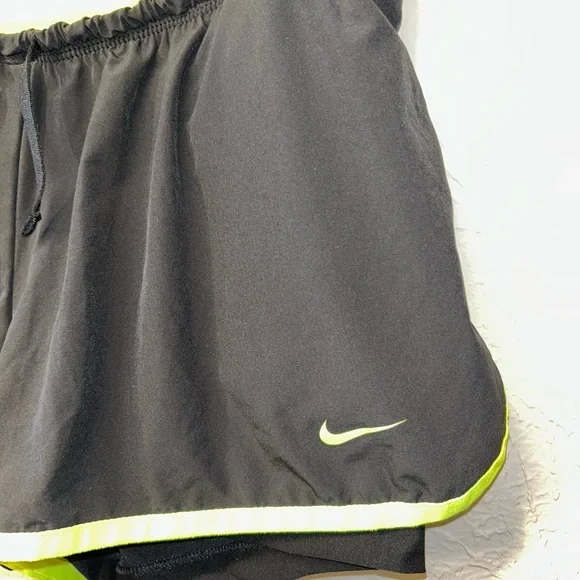 Nike Women's Dri-Fit Athletic Shorts Black with Neon Yellow Medium - Picture 4 of 4